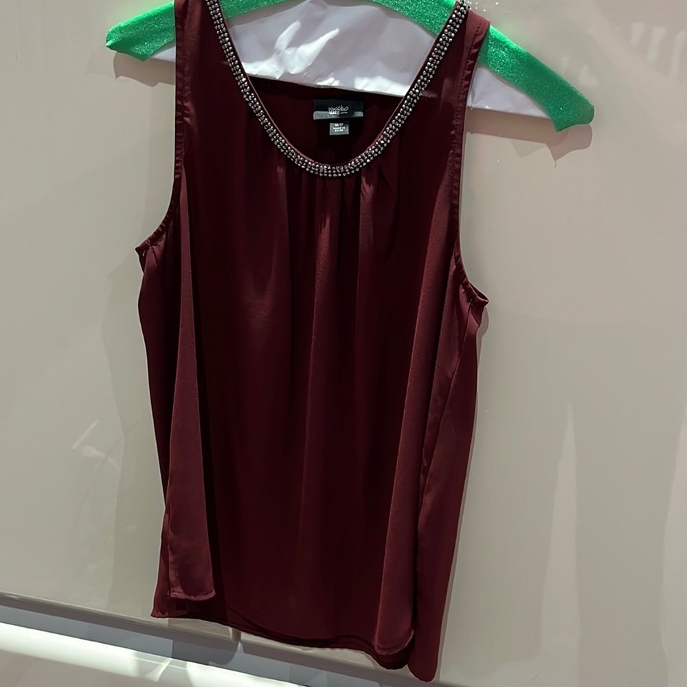 Maroon tank top